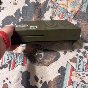 Microsoft Console - Dark Green